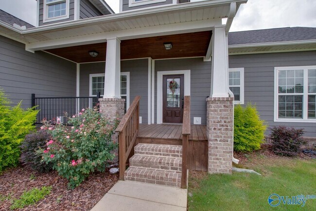 Foto del edificio - 1837 Saddle Trace Ln SE