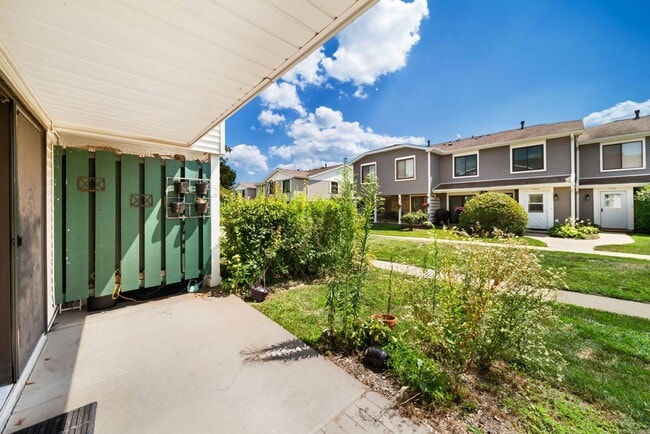 Building Photo - 425 Harrison Ct