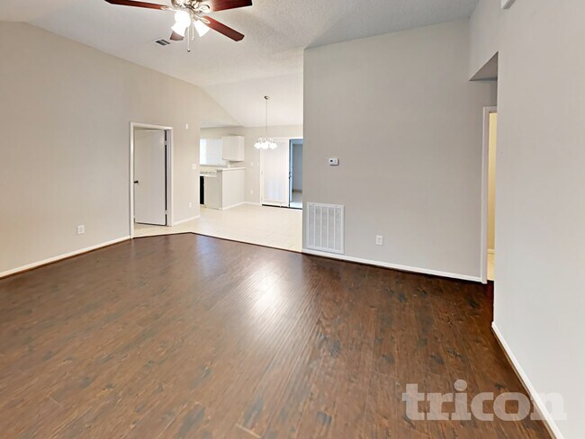 Building Photo - 7814 Eastern Bluebird Dr
