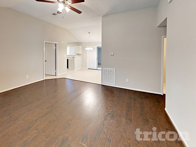 Foto del edificio - 7814 Eastern Bluebird Dr