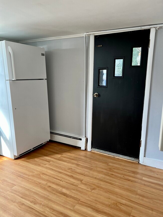 Foto del edificio - 10 N Newport Ave