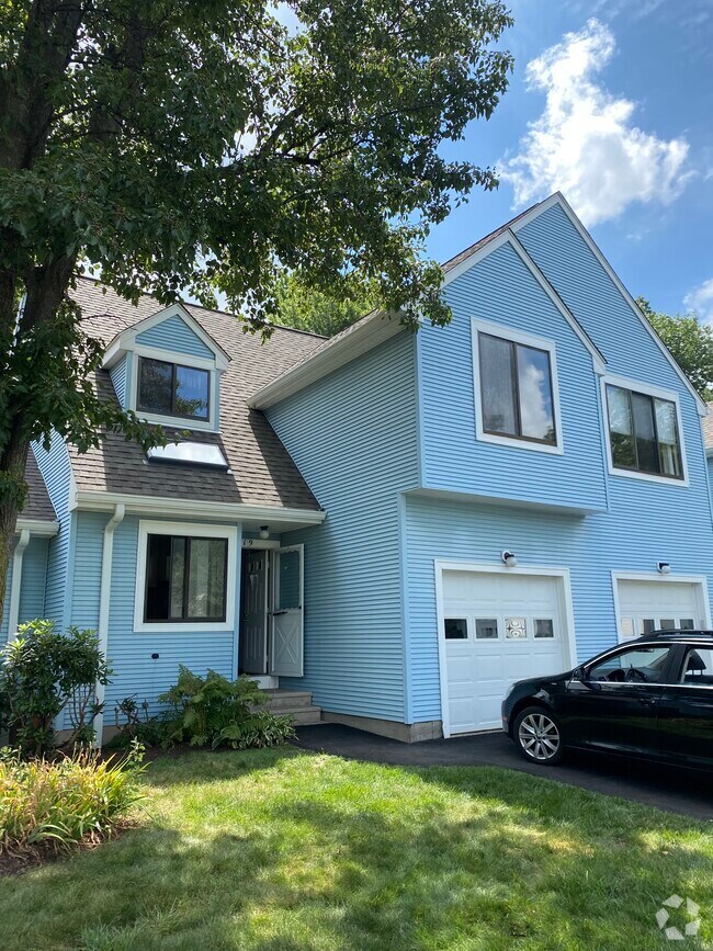 Meadow Farms Apartments for Rent Farmington, CT 1 Rentals