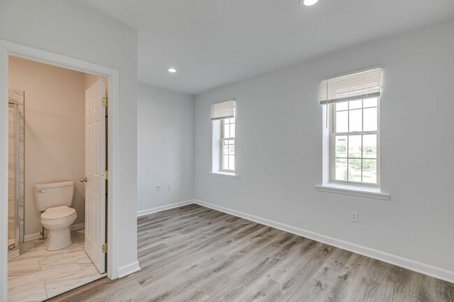 Building Photo - Brand New Luxury Temple Apartments