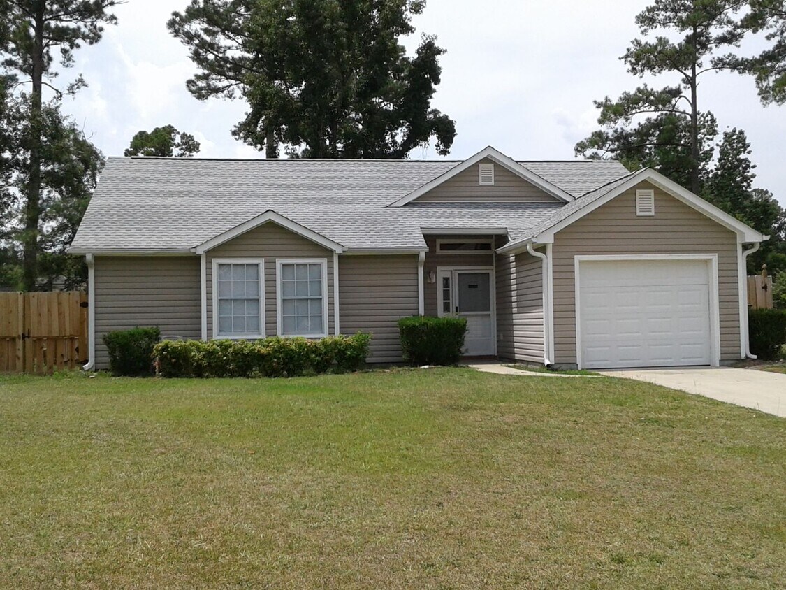 211 Teakwood Pl, Piney Green, NC 28544 House Rental in Piney Green