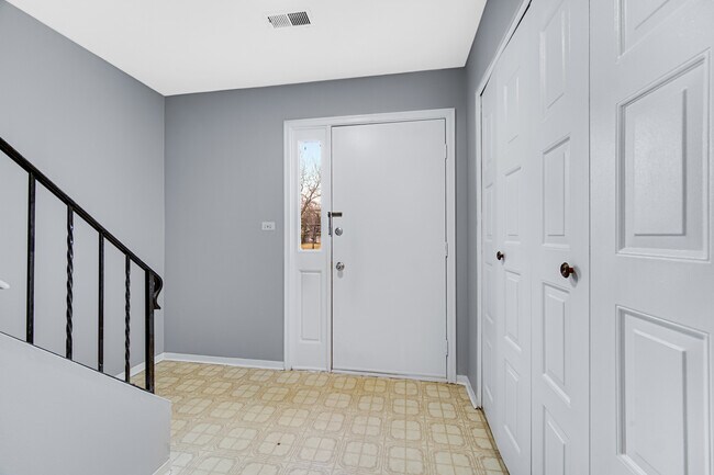 Foto del edificio - 166 Chatham Ct