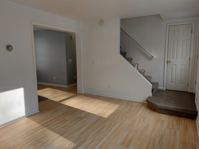 Building Photo - 37 Bush St