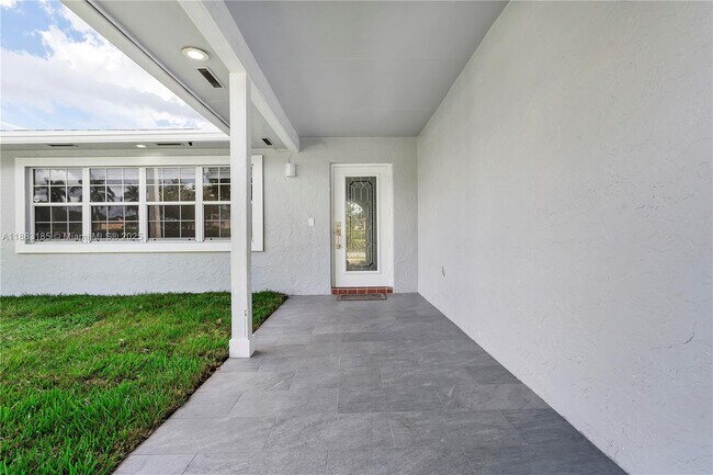Building Photo - 11240 Sheridan St