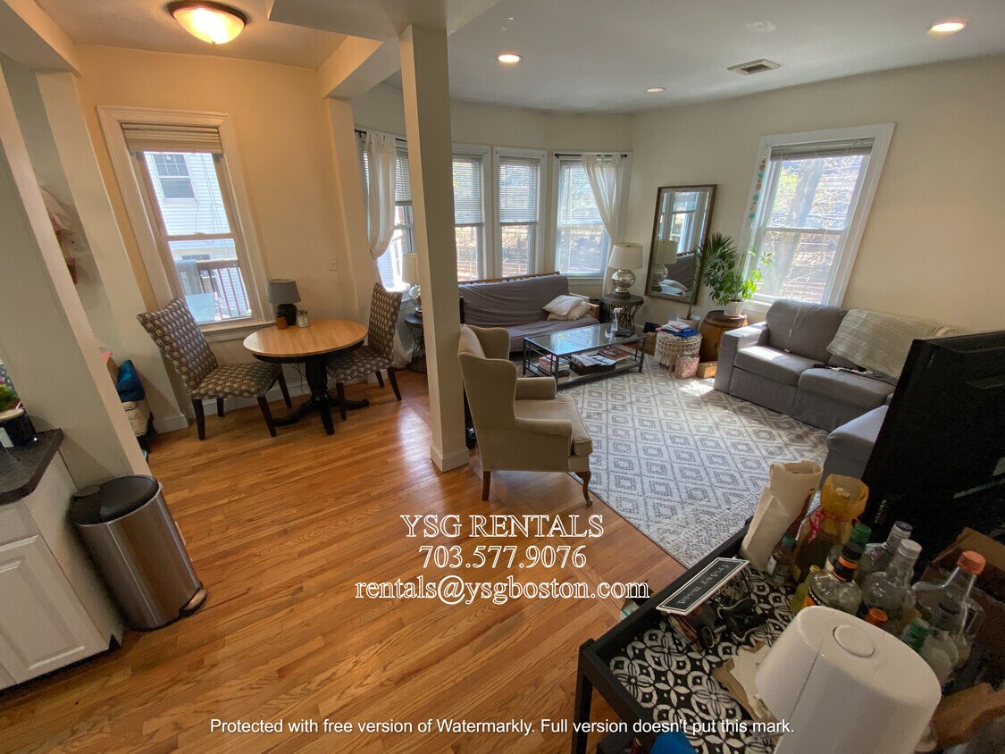 Primary Photo - 102 Cypress St