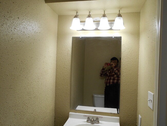 Building Photo - 6321 Cattails Ln