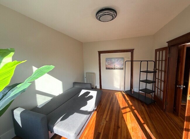 Foto del edificio - 114 Pleasant St