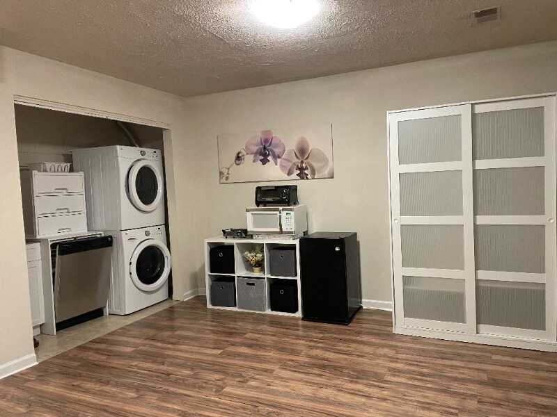 Foto principal - 14307 Newbern Loop