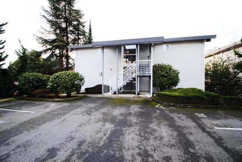 6015 Lakeview Dr Unit 4, Kirkland, WA 98033 Condo for Rent in
