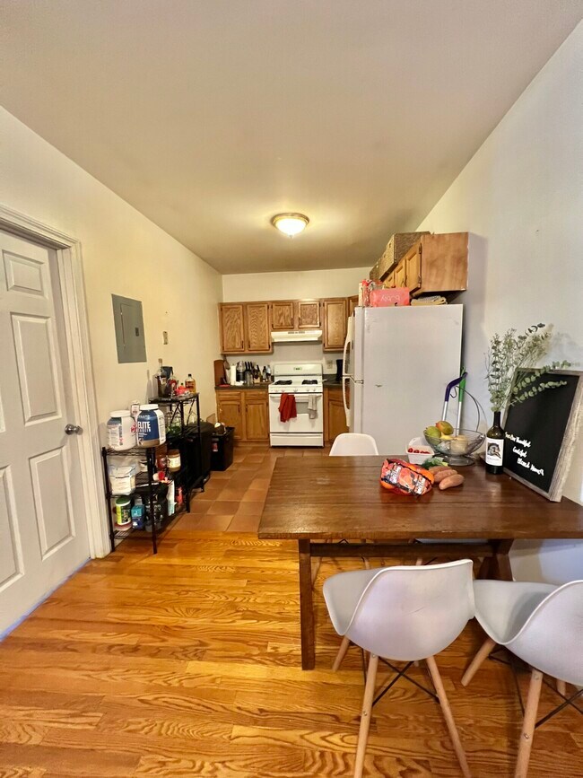 Building Photo - 23 Egremont Rd