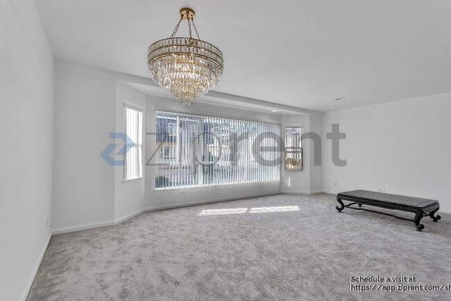 Building Photo - 609 Cambridge St