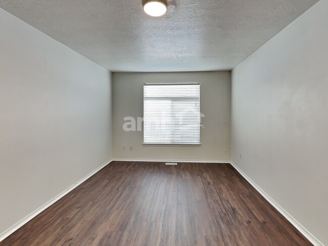 Building Photo - 13350 W Rochester St
