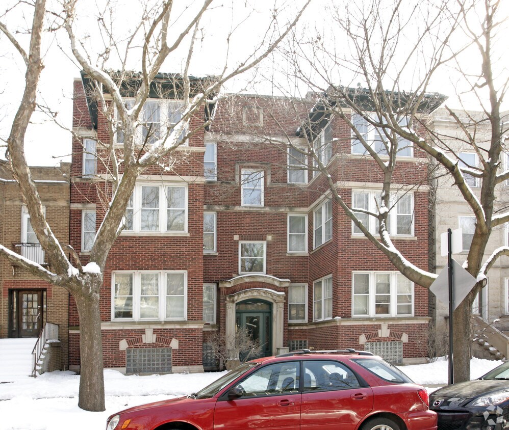 Building Photo - 6331-6333 N Lakewood Ave
