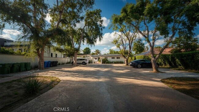 Foto del edificio - 5855 Shirley Ave