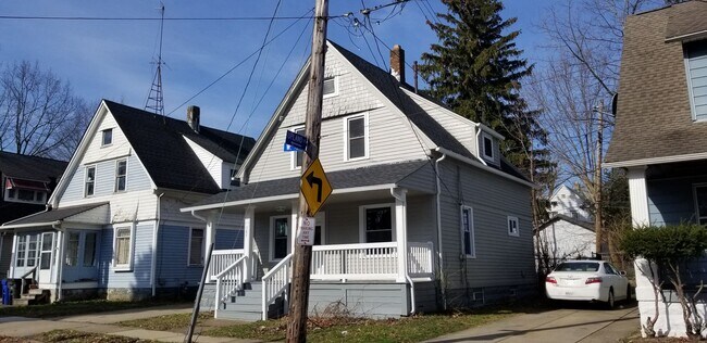 Building Photo - Brooklyn Centre - 3 Bedrooms - Single Fami...
