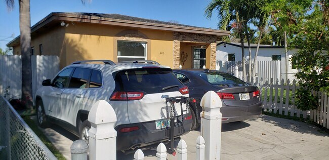 Foto del edificio - 448 NW 4th Ave