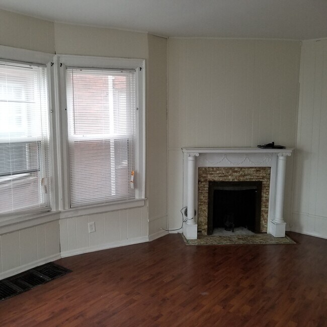 Foto del edificio - 576 Potomac Ave