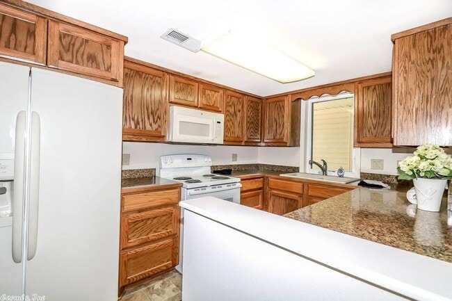 Building Photo - 6 Troza Ln