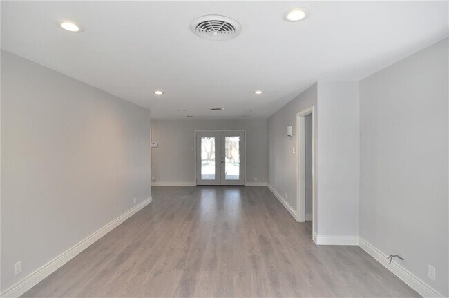 Building Photo - 9322 Highmeadow Dr