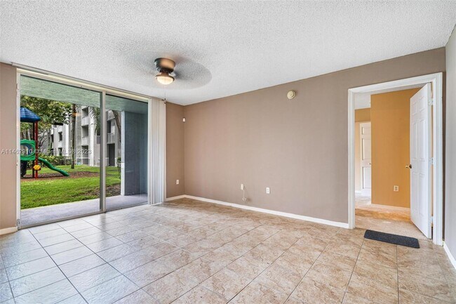 Foto del edificio - 11133 SW 8th St