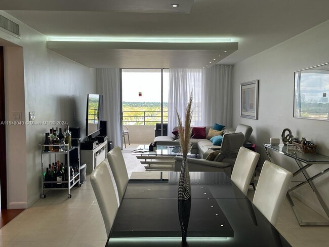 Foto del edificio - 600 Three Islands Boulevard