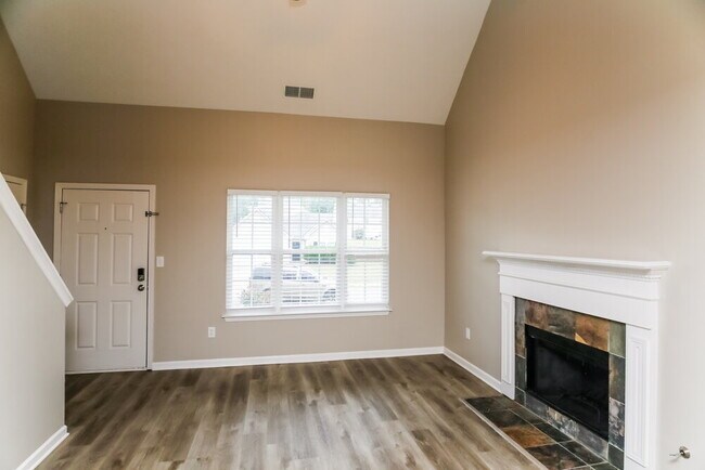 Foto del edificio - 100 St Ann Cir