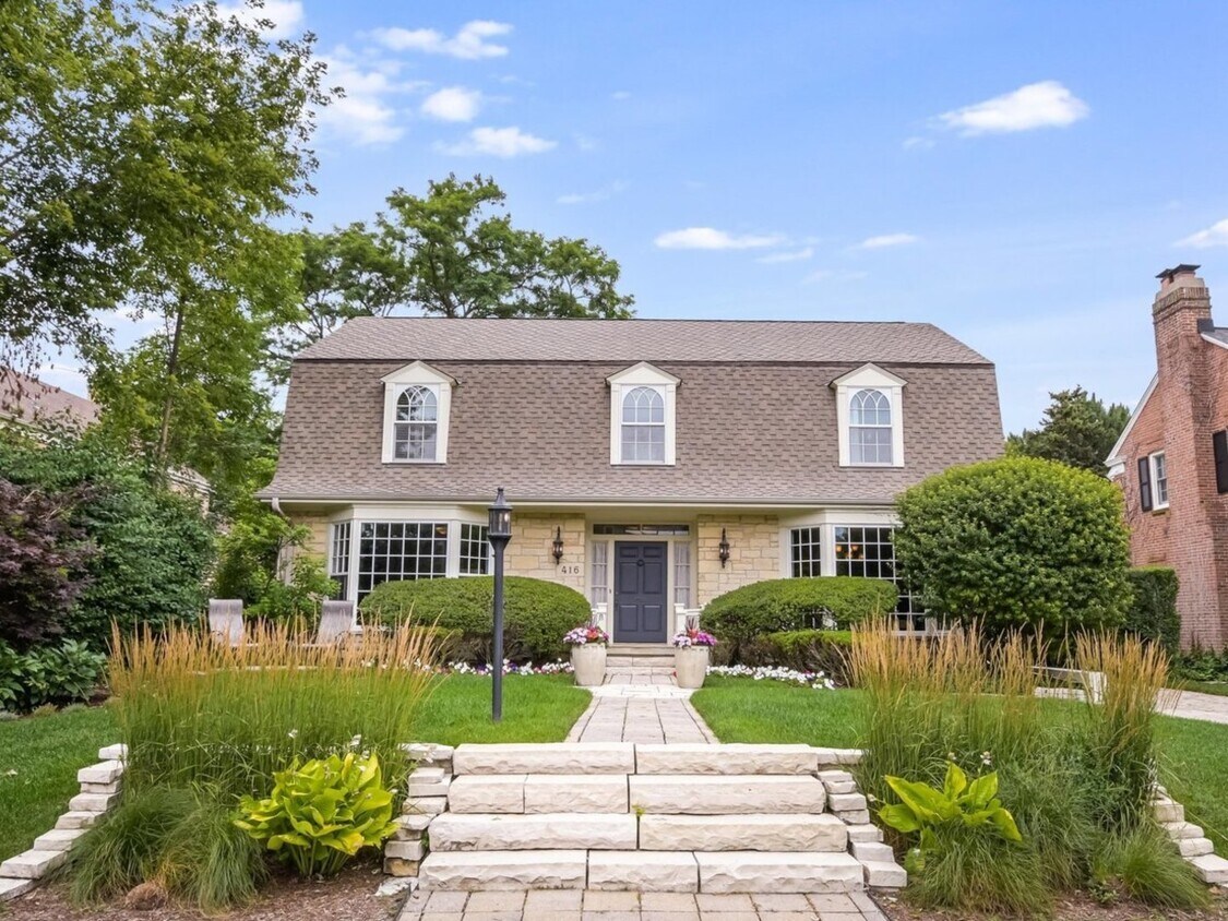 Foto principal - 416 W Cuttriss St