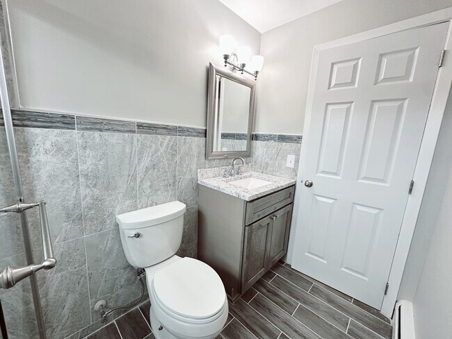 Foto del edificio - 1621 Burney Ln