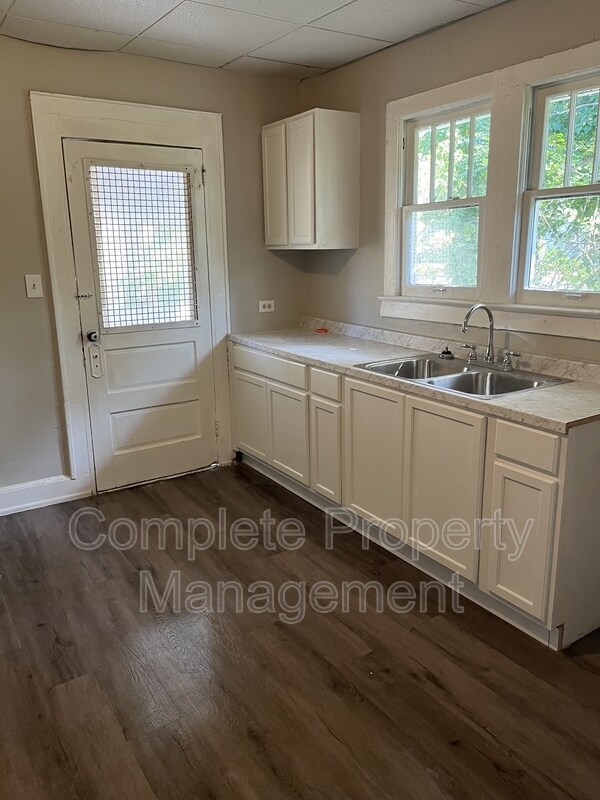 Foto del edificio - 325 12th St SW