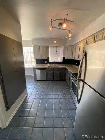 Foto del edificio - 2676 Tennyson St