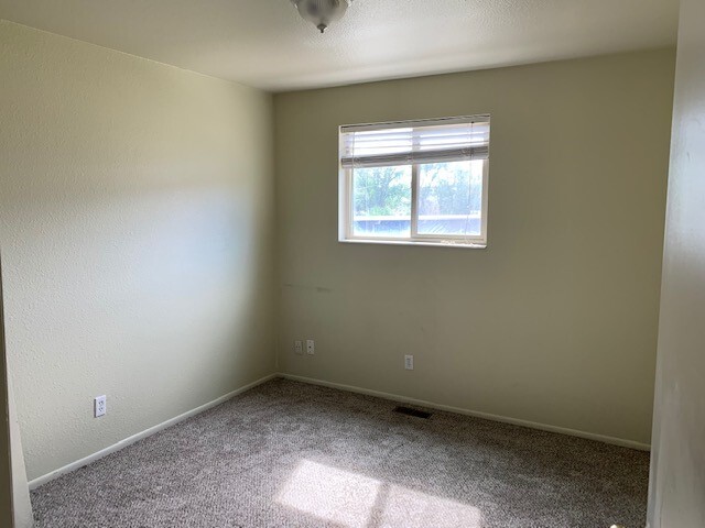 Bedroom - 80 N 400 E
