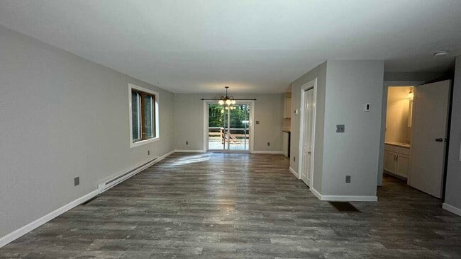 Building Photo - 24 Petticoat Hill Rd