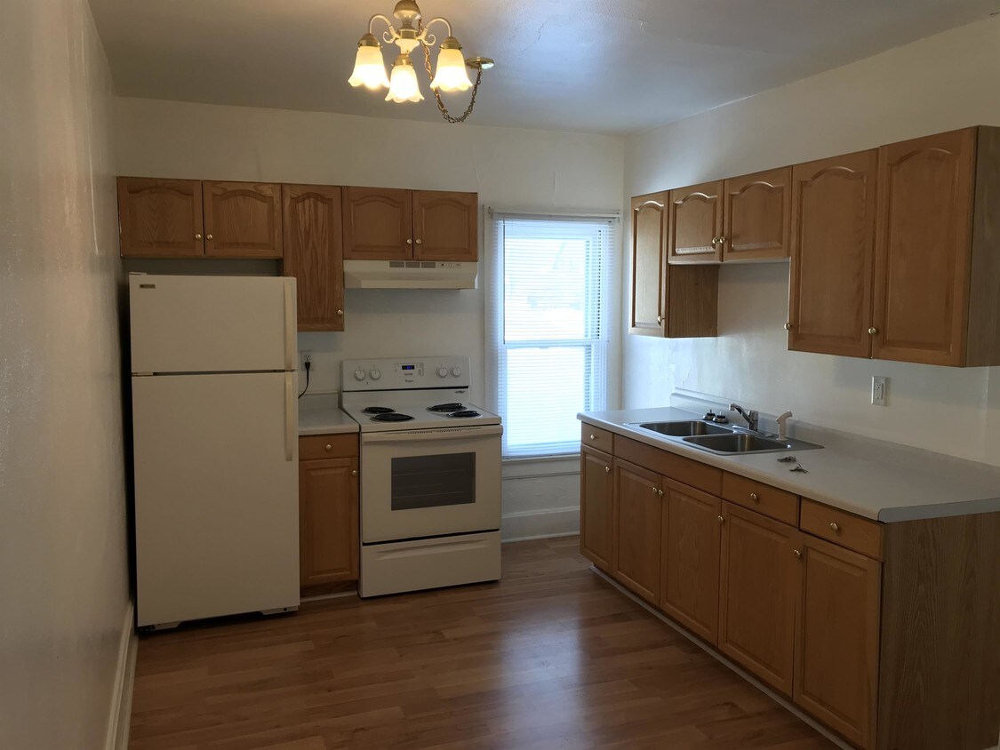 Primary Photo - 402 N 12th St