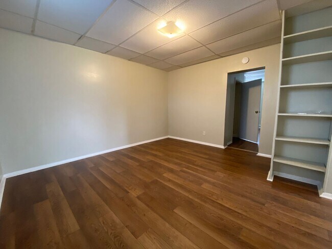 Building Photo - Studio Home located in Greeneville, TN
