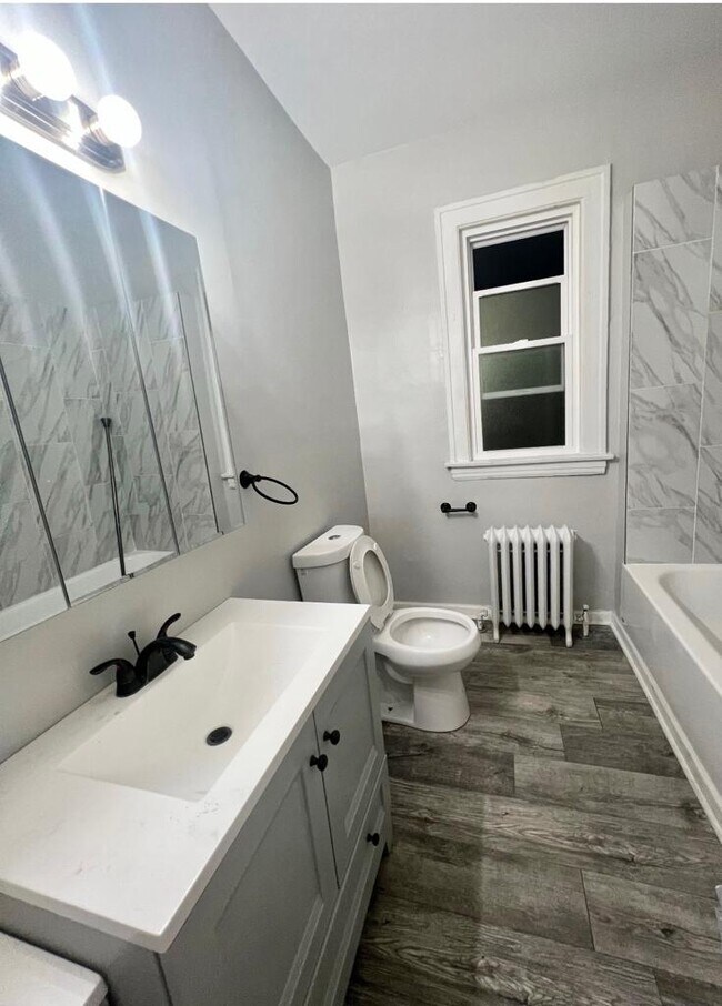 Foto del edificio - 2125 Euclid Ave