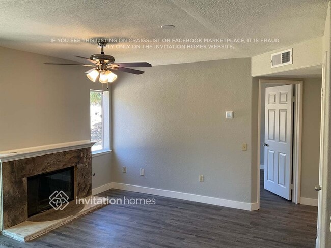 Building Photo - 1731 La Manzana Ln