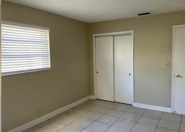 Building Photo - 812 Johnson St