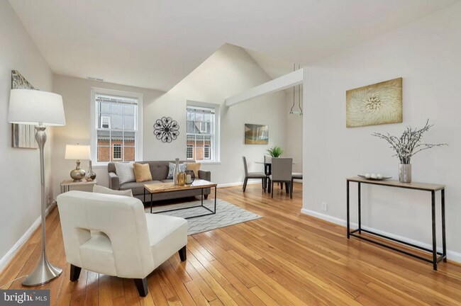 Foto del edificio - 3831 Rodman St NW