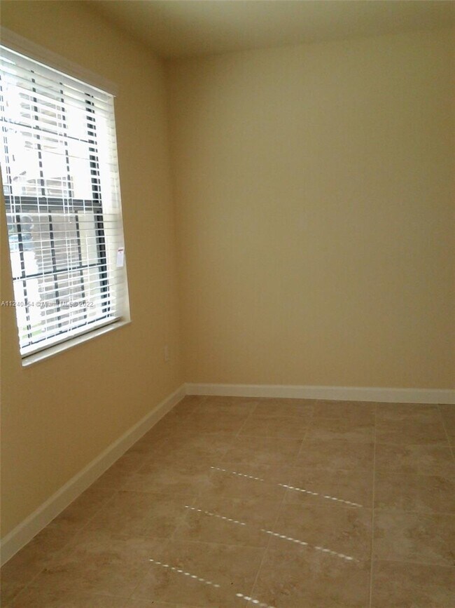 Foto del edificio - 3217 SE 4th St