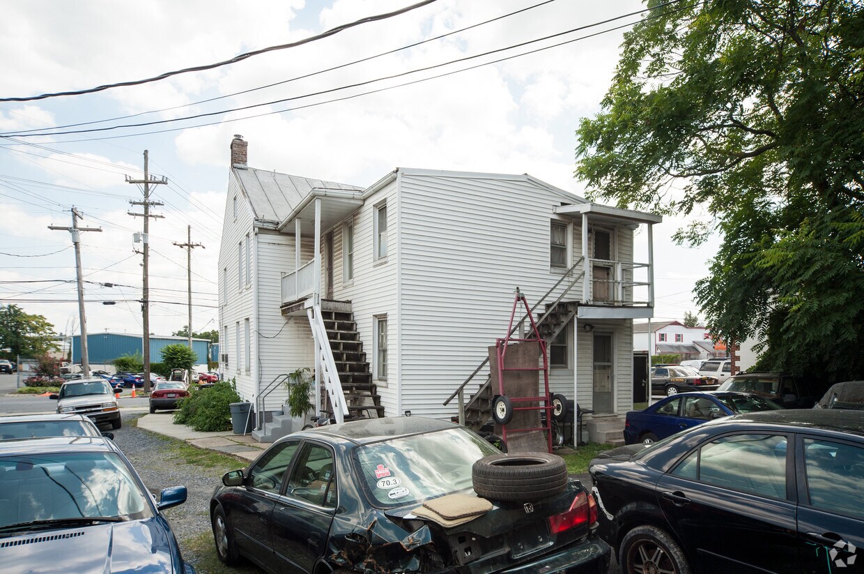 Foto del edificio - 527 E Church St