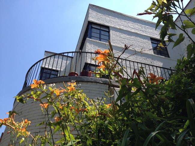 Foto del edificio - 3453 17th St NW