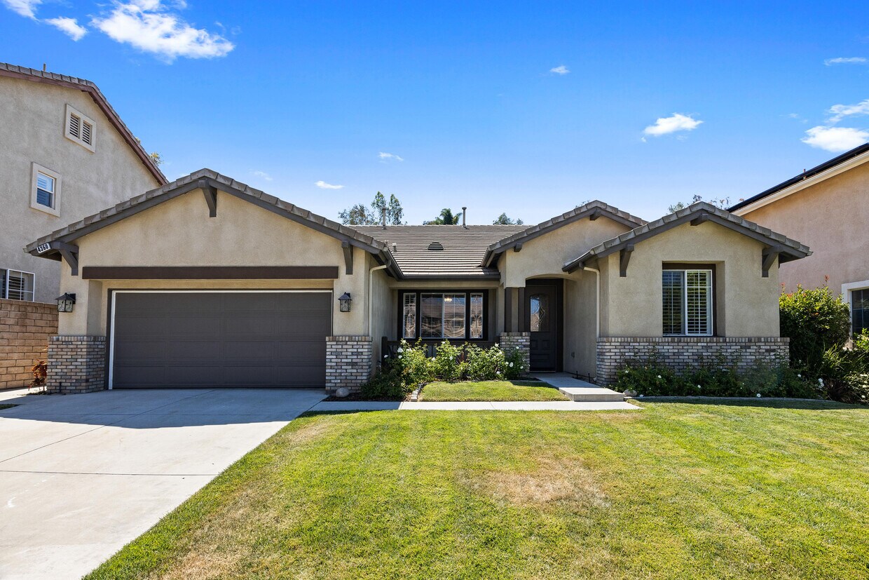 Primary Photo - 4360 Maidstone Cir