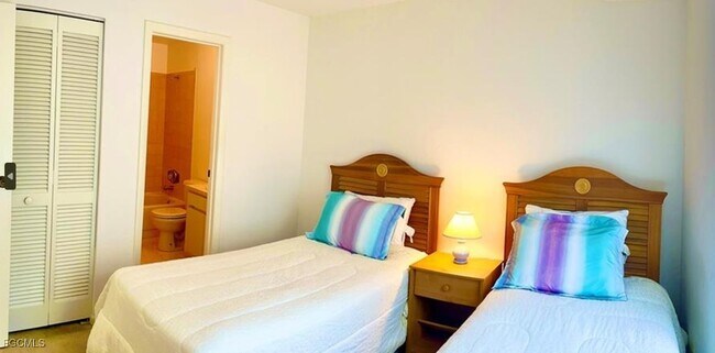 Foto del edificio - 1005 SW 48th Terrace