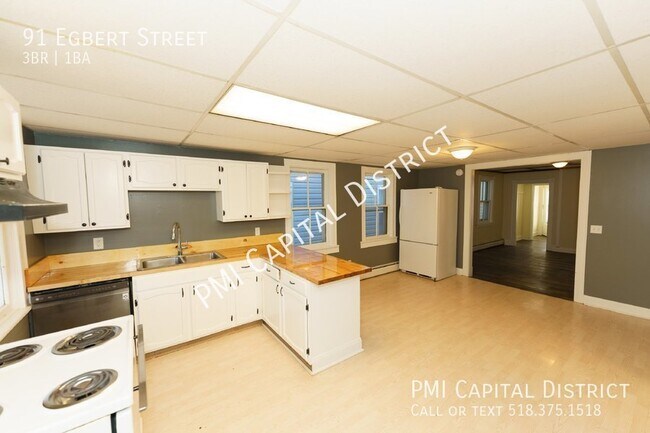 Building Photo - Remodeled Single Family House w/ Fenced Ya...