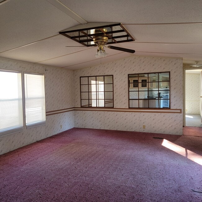 Building Photo - 926 Hollywood Dr