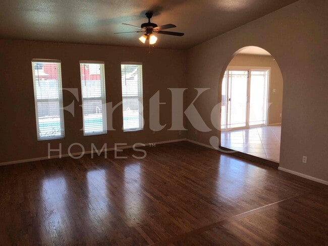 Foto del edificio - 3672 W Windrose Dr