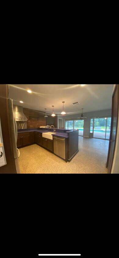 Primary Photo - 1 Arrowhead Dr